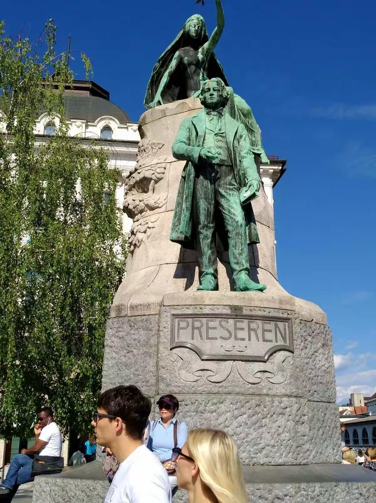 斯洛文尼亚队优势明显，获得双倍喜悦