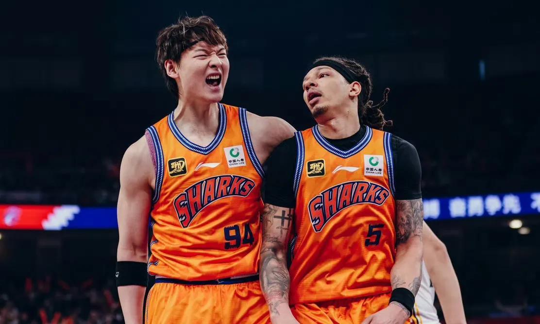 开云平台-上海队力克对手，继续向季后赛进发的简单介绍