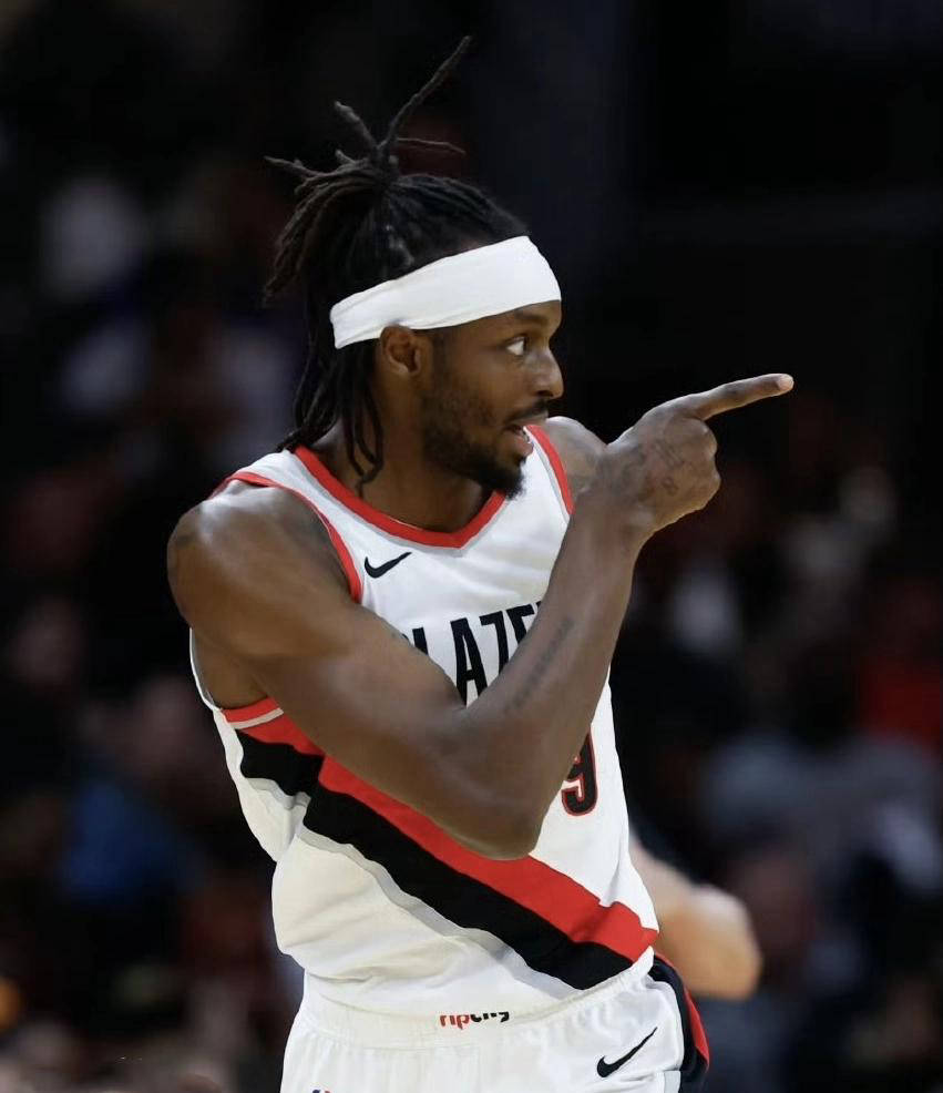 关于开拓者队关键时刻表现出色，逆转对手夺胜的信息