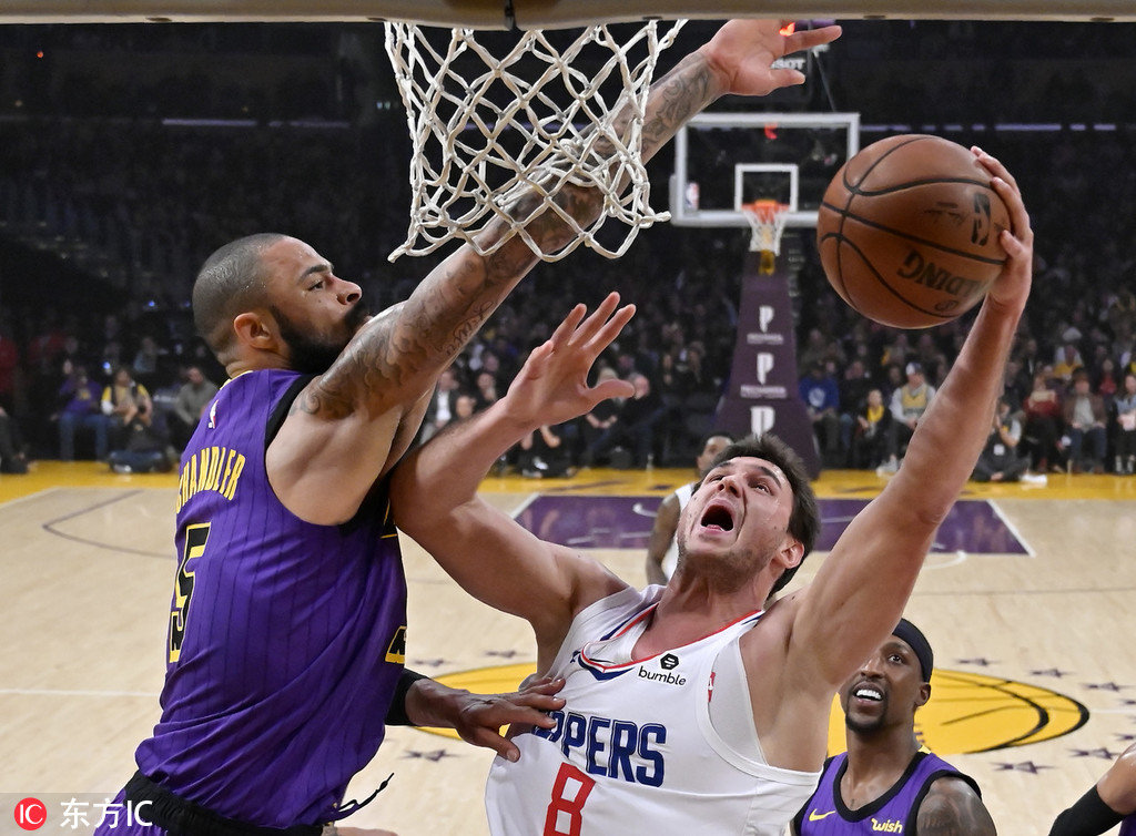 开云下载-艾尔切悲情负于塞维利亚，遭遇两连败