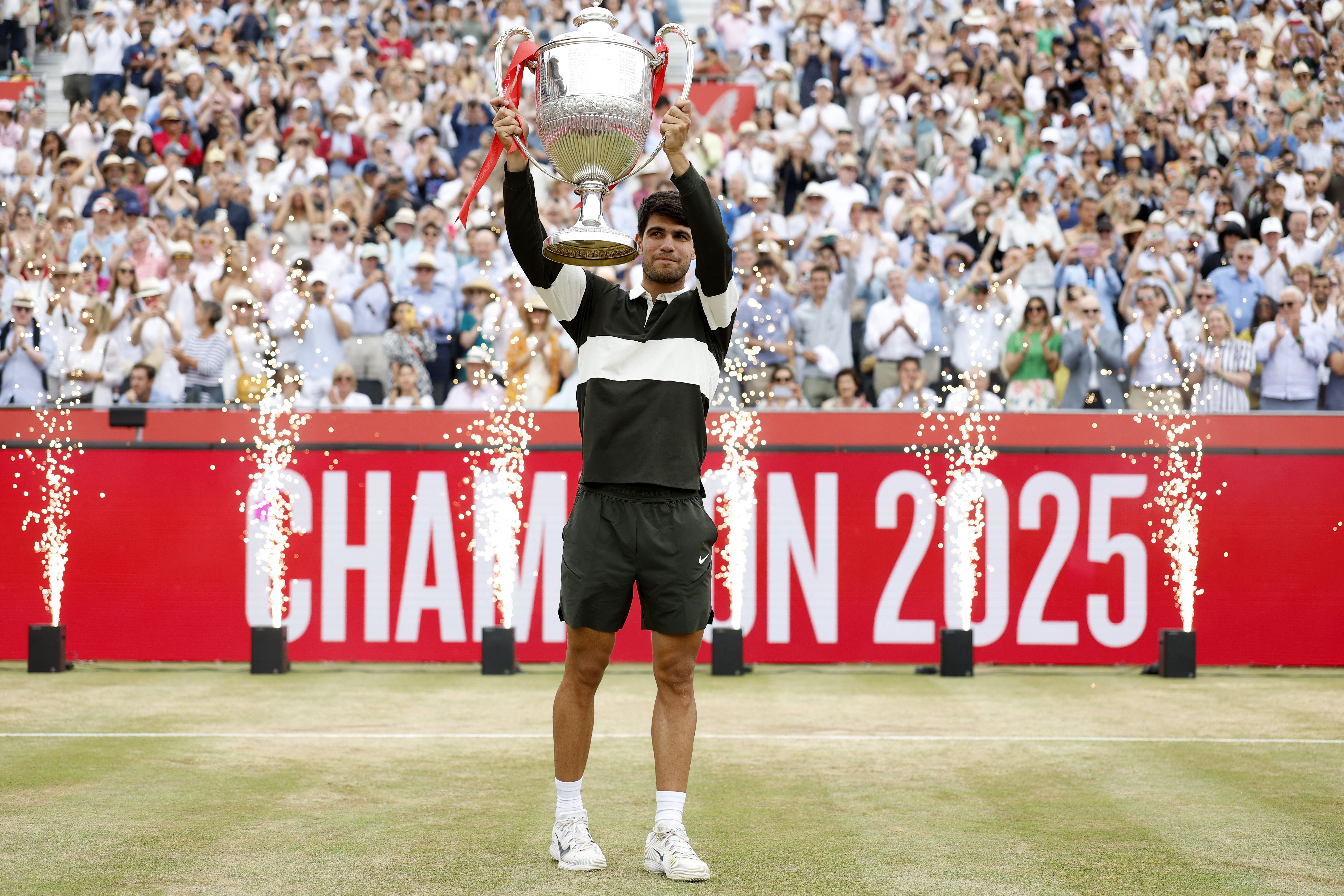 意大利网球队强势日本网球队，阿尔卡拉斯统治全场的简单介绍