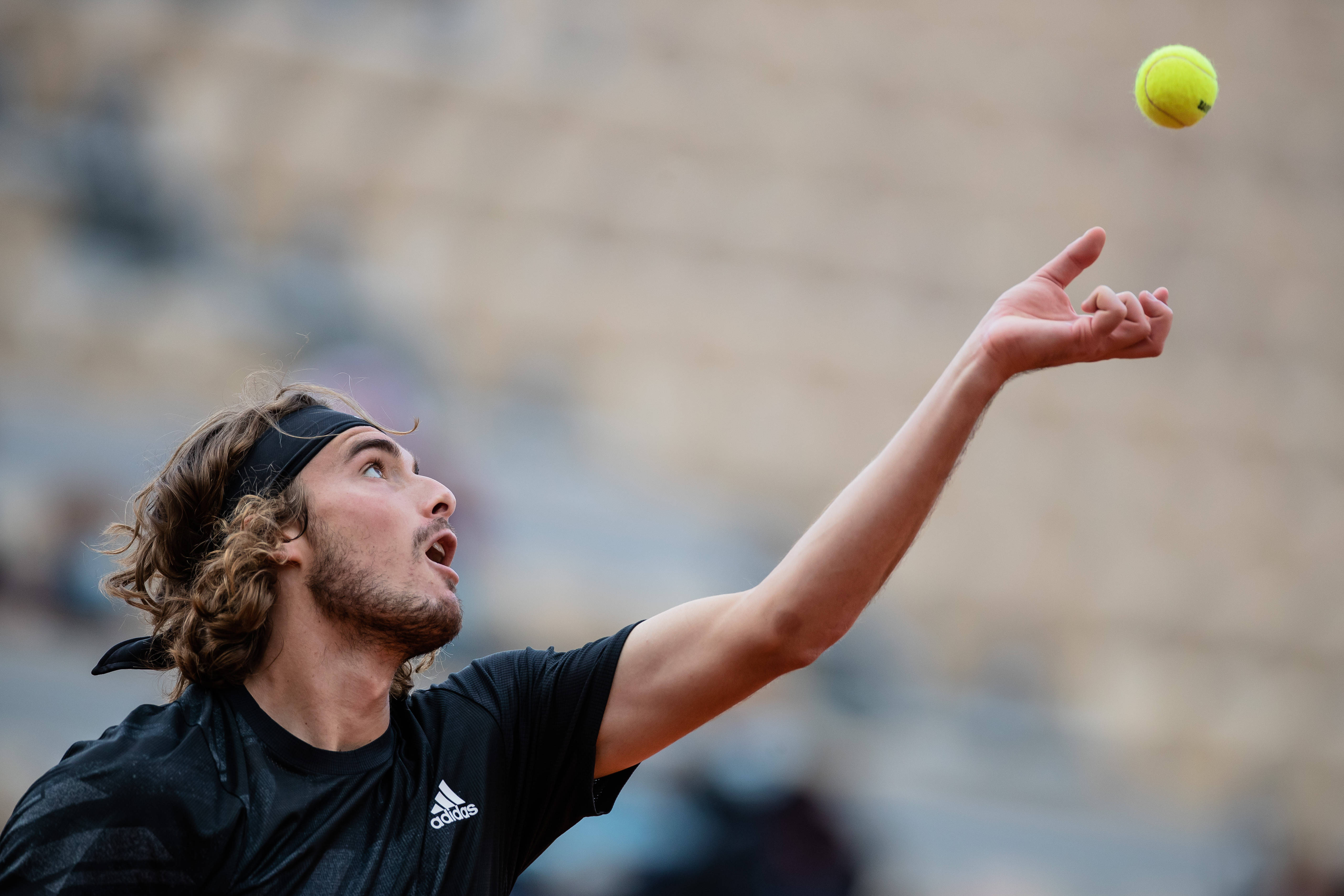 欧洲网球队强势西班牙网球队，西西帕斯绝境逆转的简单介绍