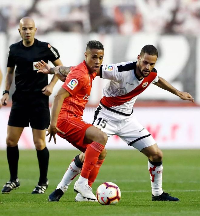 塞维利亚横扫中国,库尔图瓦带队取胜 塞维利亚横扫中国,库尔图瓦带队取胜