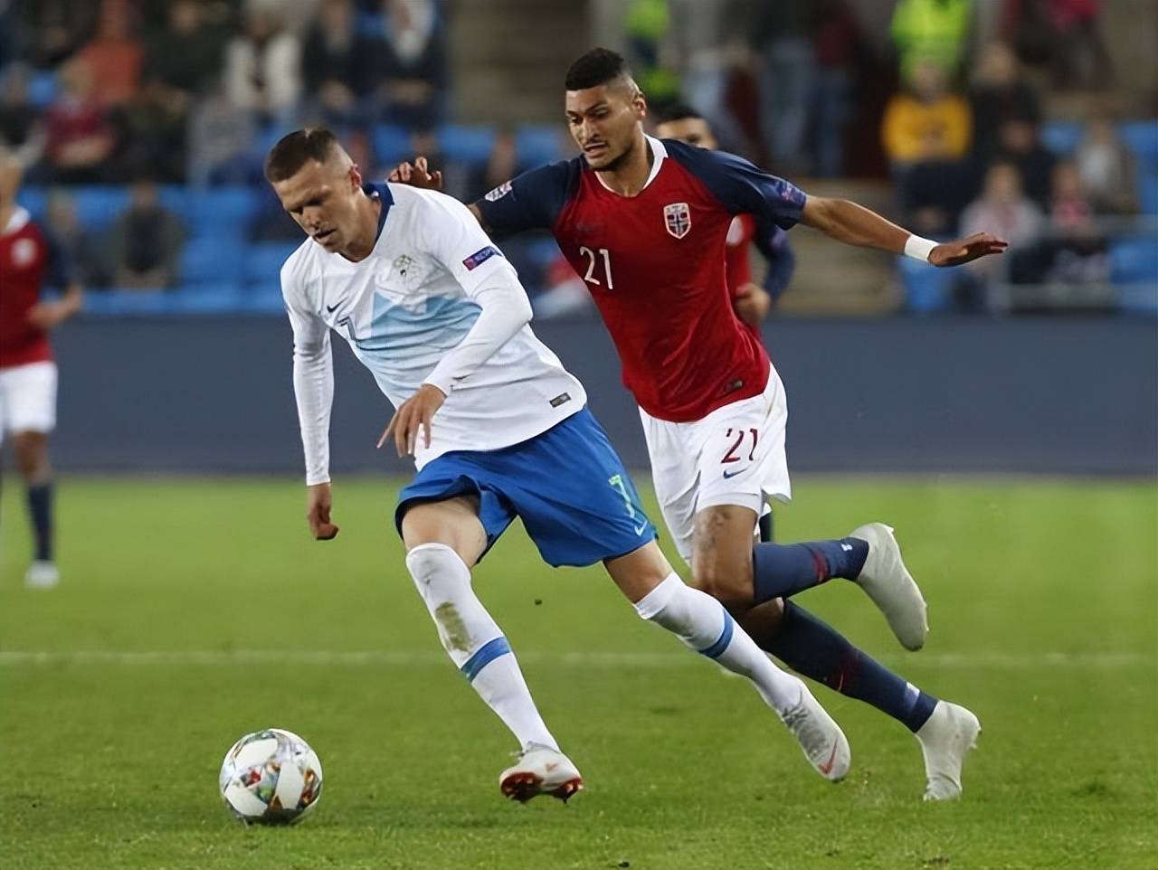 丹麦完胜土耳其,库尔图瓦关键制胜 丹麦完胜土耳其,库尔图瓦关键制胜